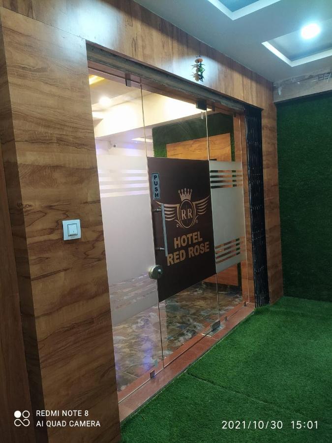 Hotel Red Rose Вадодара Экстерьер фото