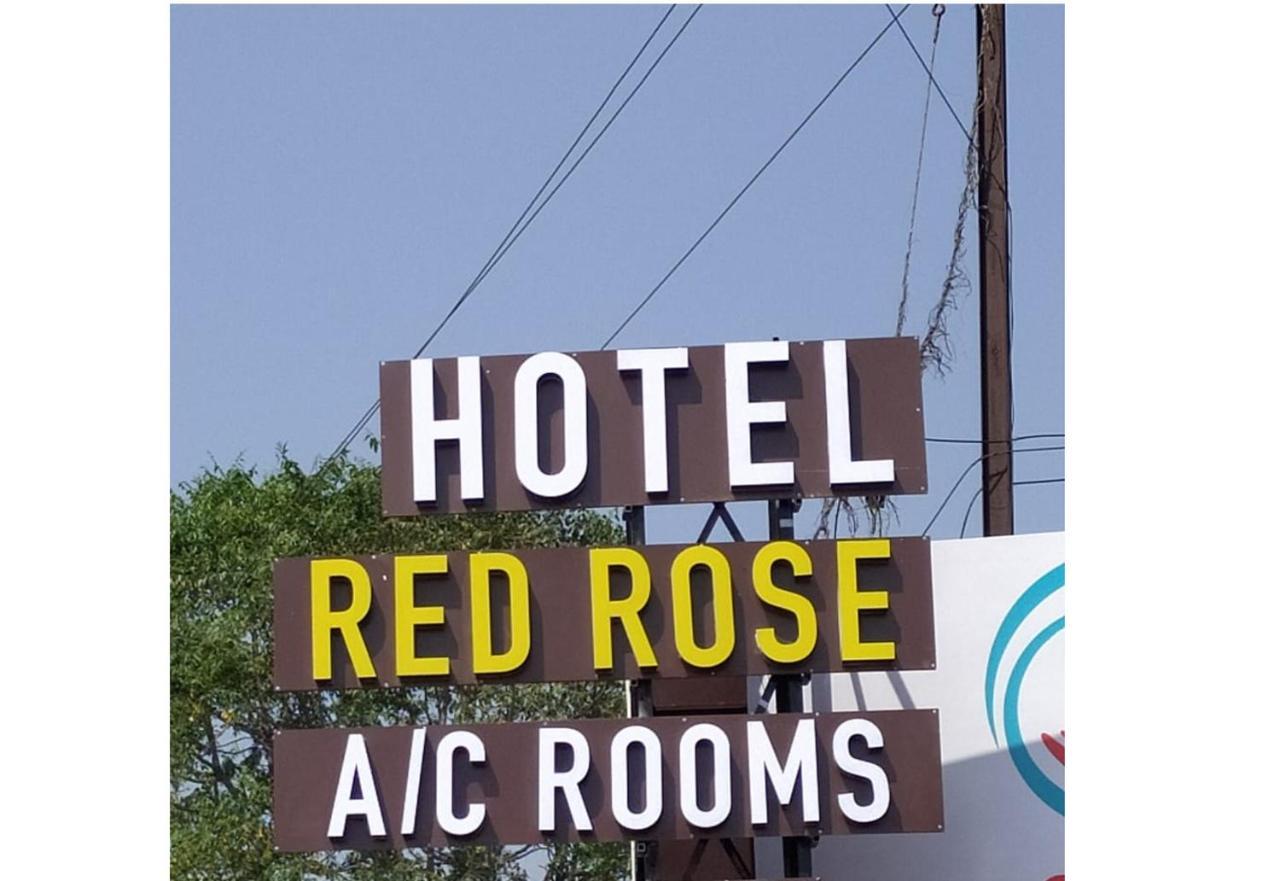 Hotel Red Rose Вадодара Экстерьер фото