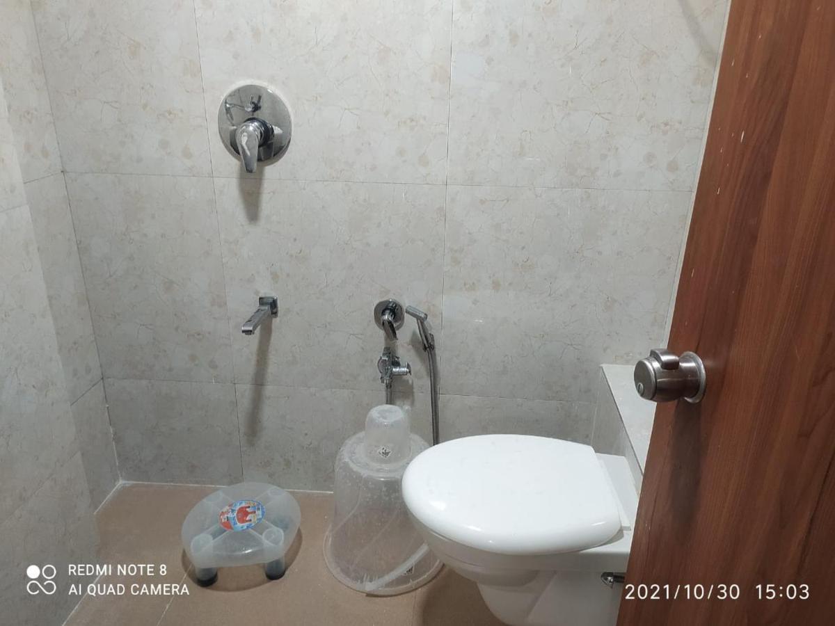 Hotel Red Rose Вадодара Экстерьер фото