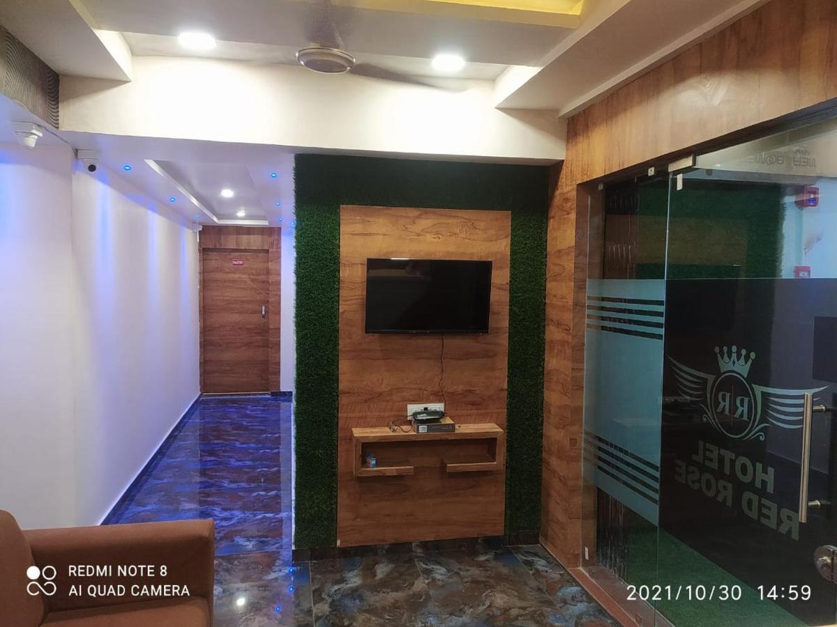 Hotel Red Rose Вадодара Экстерьер фото